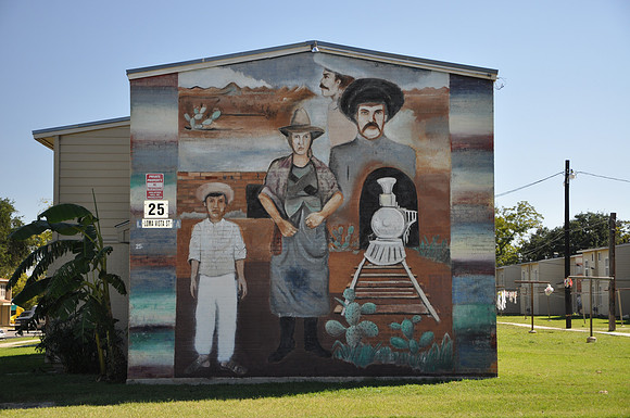 Housing Project Murals 0012