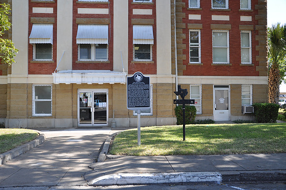 Texas Rangers and the San Saba Mob