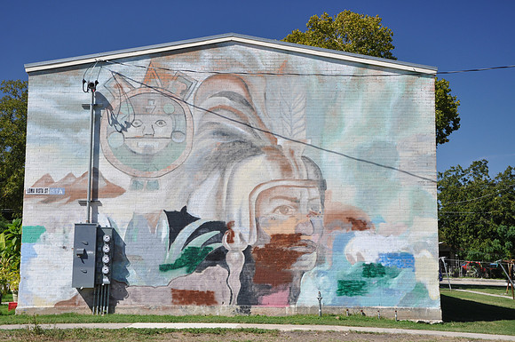 Housing Project Murals 0026