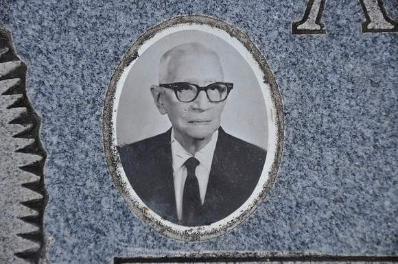 Acuna, Tomas