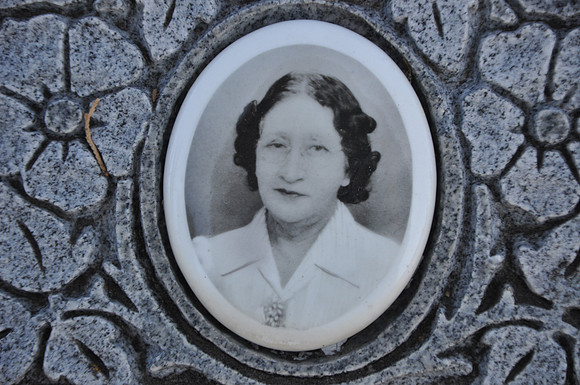 Calderon, Anita M.