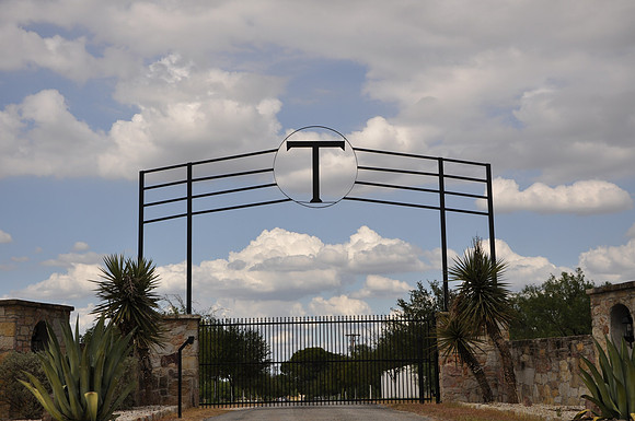 Circle T