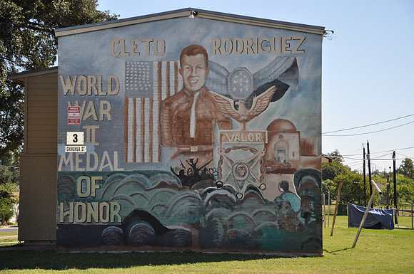Housing Project Murals 0002