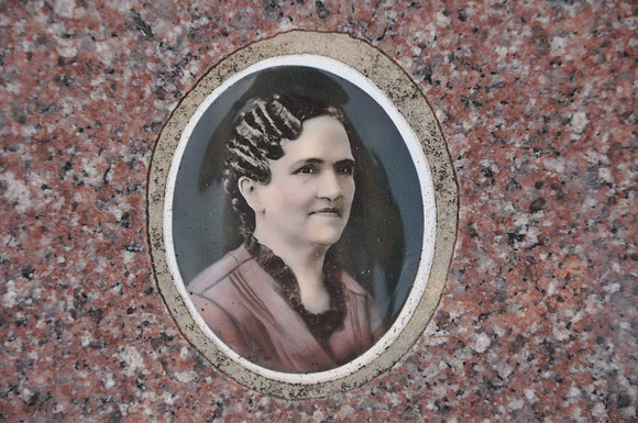 De La Garza, Petra