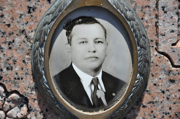 De Leon, Ernesto A.