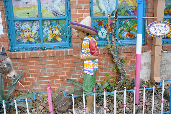 Mi Tierra Figures 04