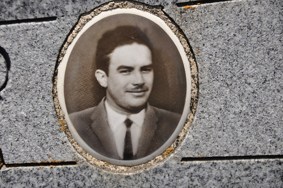 Ayala, Tom