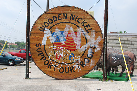 World's Biggest Wooden Nickel 01