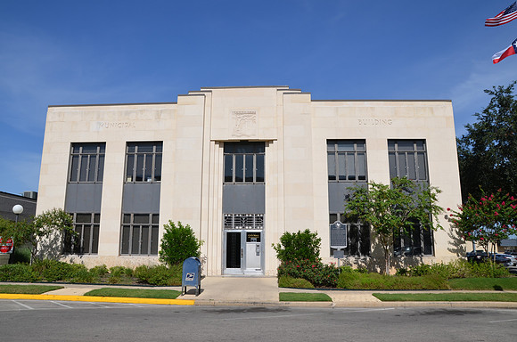 Seguin Municipal Building 0001