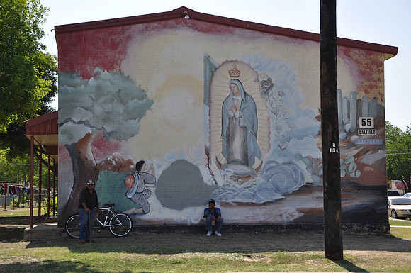 Housing Project Murals 0038