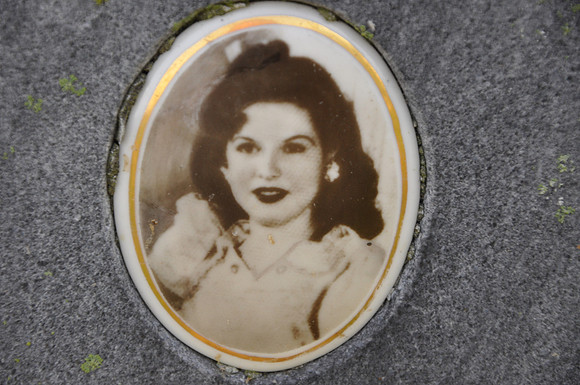 Cisneros, Olivia