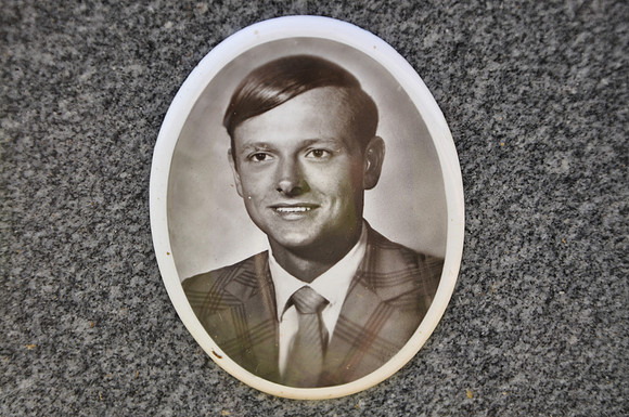 Farr, Bobby Ray