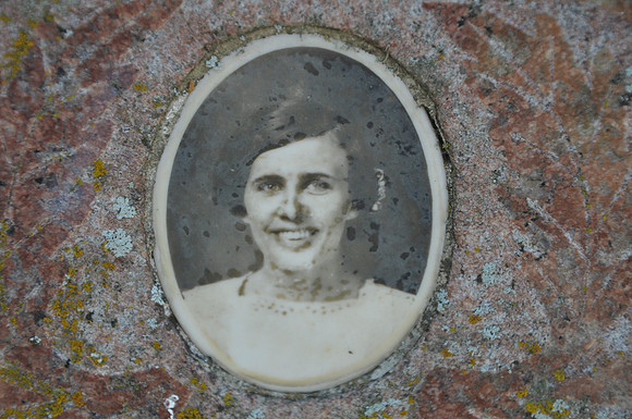 Courley, Emma Loola