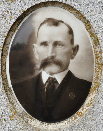 Gray, Loderick
