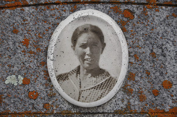Gomez, Otila