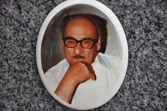 Deleon, Victorio A.