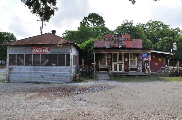 Corner Café & Saloon