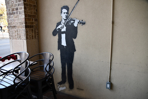 Violin Player 0001