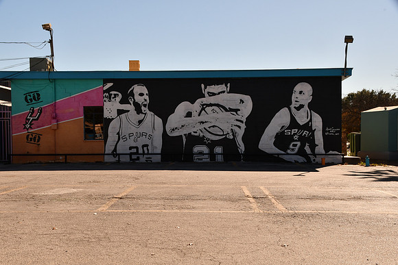 Go Spurs Go 0001