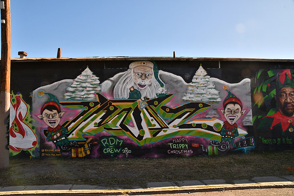 Happy Trippy Christmas 0001