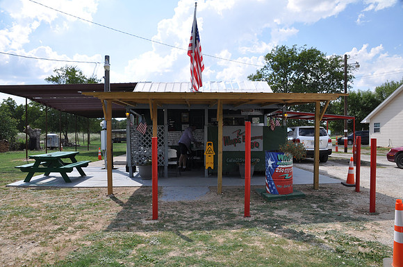 Whup's Boomerang Bar-B-Q 0001