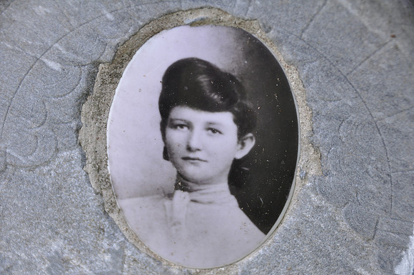 Davis, Annie
