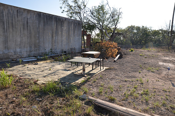 Table and Chairs 0003