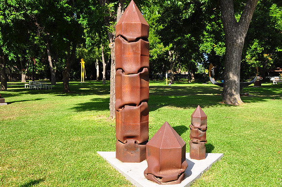 Hexobelisk Village
