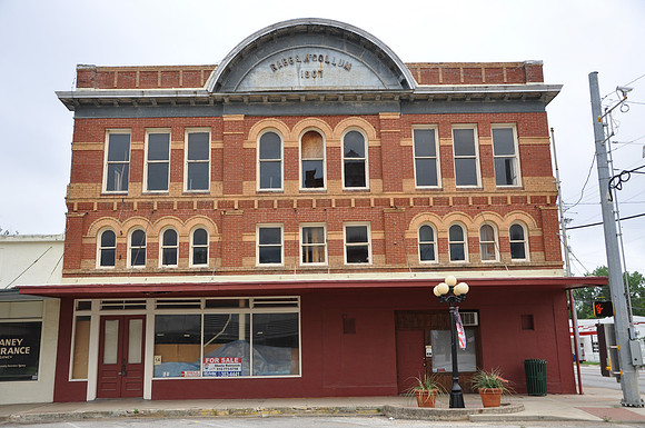 300-302 Main Street