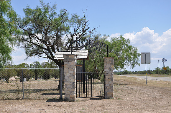 Knickerbocker Community Cemetery