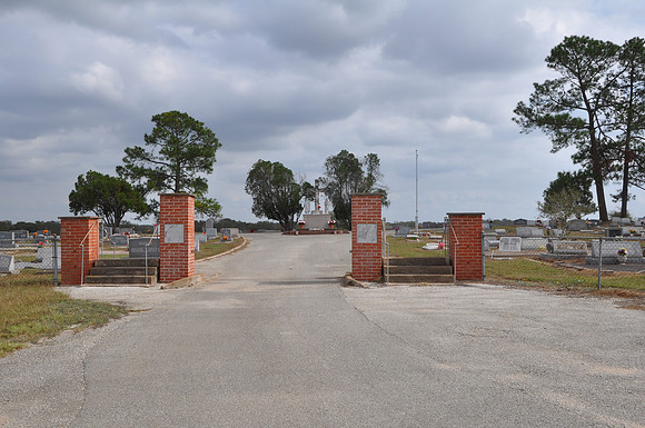 Holy Cross Catholic Cemetery