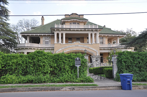 Roy and Madge Hearne House