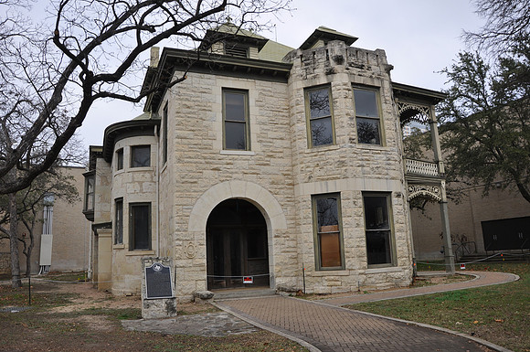 Halff House