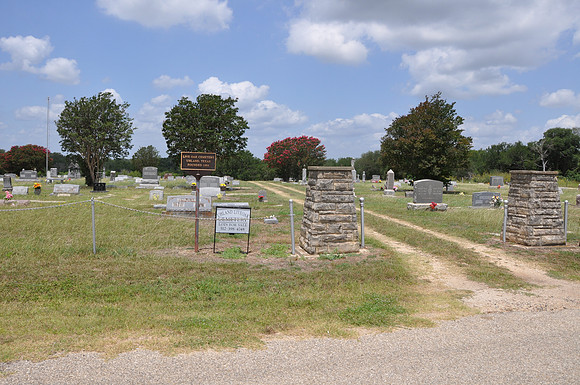 Live Oak Cemetery