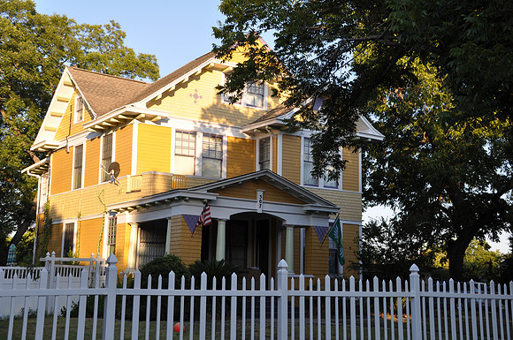 Henslee House