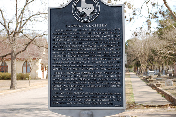 Oakwood Cemetery
