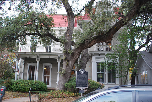Robinson-Macken House