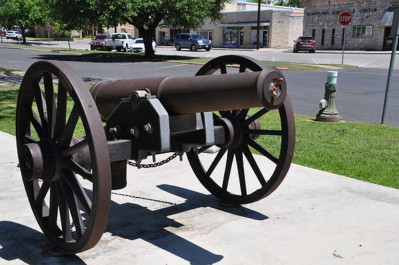 Confederate Cannon - Kerr County 0001a