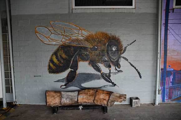 Bee 0001