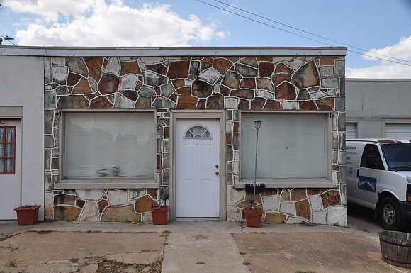 Giraffe House - McLennan County 0001a