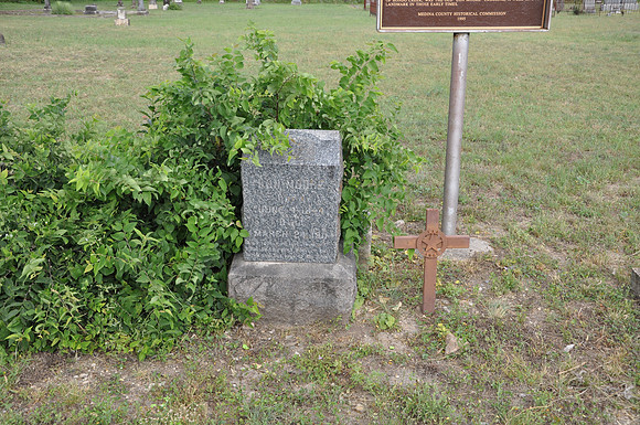 Moore, Lon