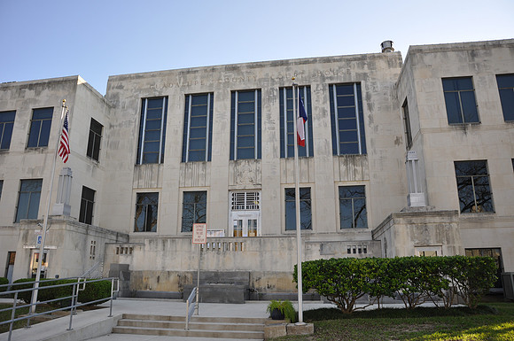 Guadalupe County Courthouse 01