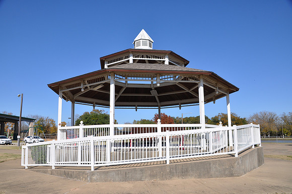 Gazebo - Burleson County 0001b