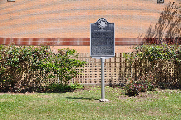 Hallettsville Public Schools