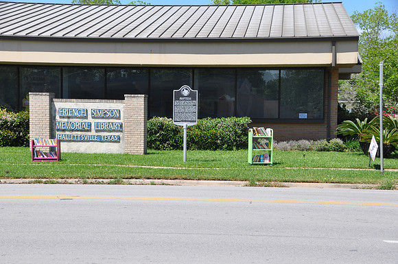 Hallettsville Public Library