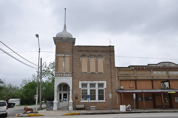 Granger City Hall (Farmers State Bank)