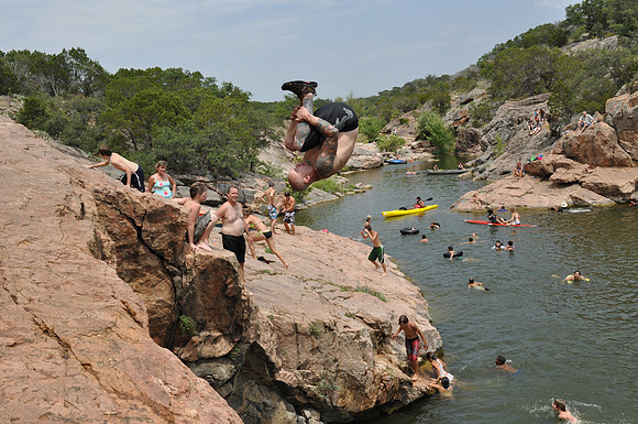 Jumping at Devil's Waterhole 0073