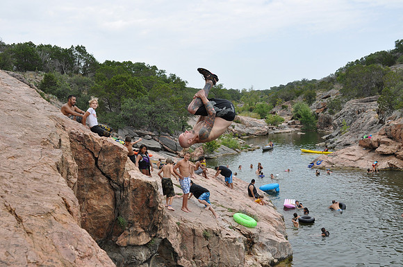 Jumping at Devil's Waterhole 0133