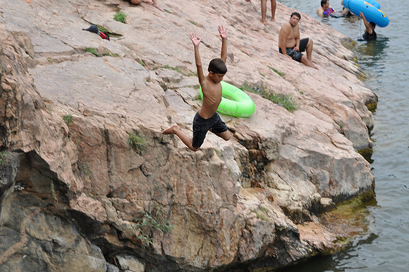 Jumping at Devil's Waterhole 0120
