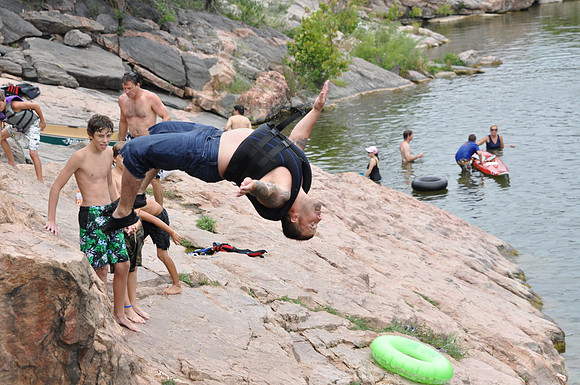 Jumping at Devil's Waterhole 0150